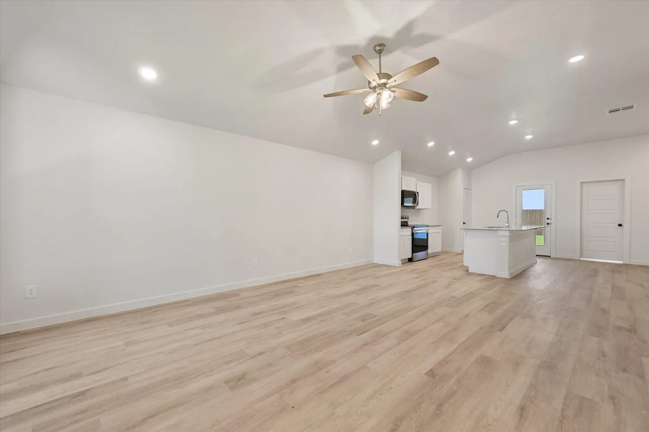 Photo 5 — 2410 Helena Avenue, Lubbock, TX 79407