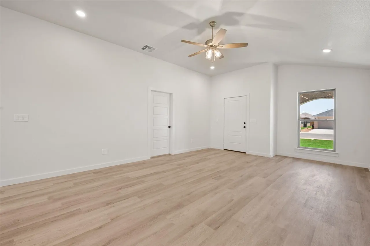 Photo 8 — 2410 Helena Avenue, Lubbock, TX 79407