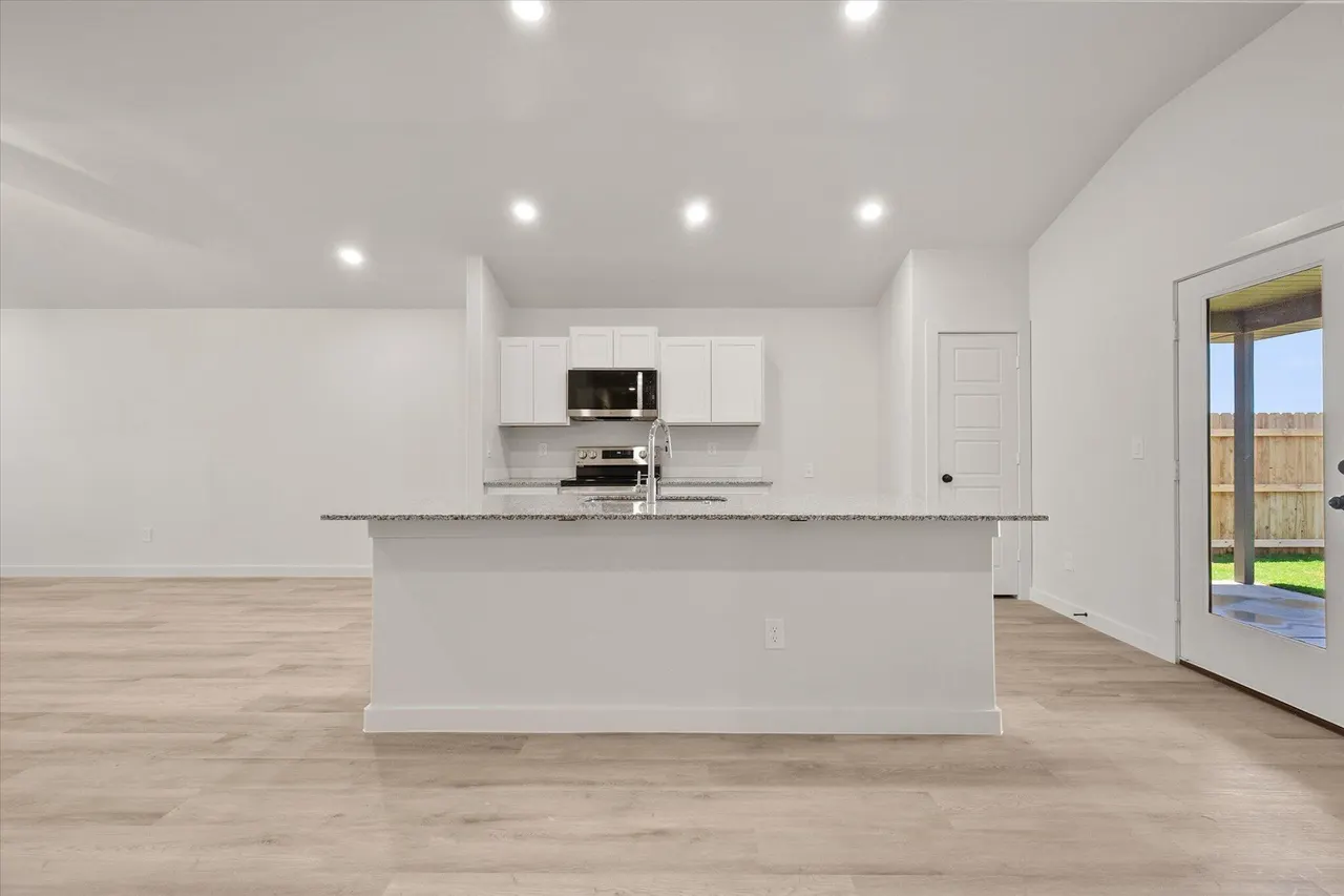 Photo 10 — 2410 Helena Avenue, Lubbock, TX 79407
