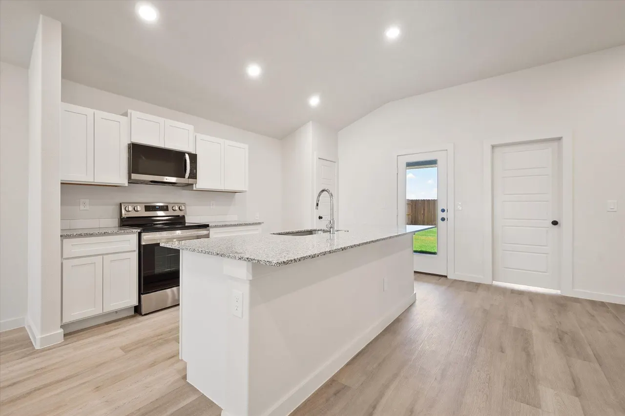 Photo 13 — 2410 Helena Avenue, Lubbock, TX 79407