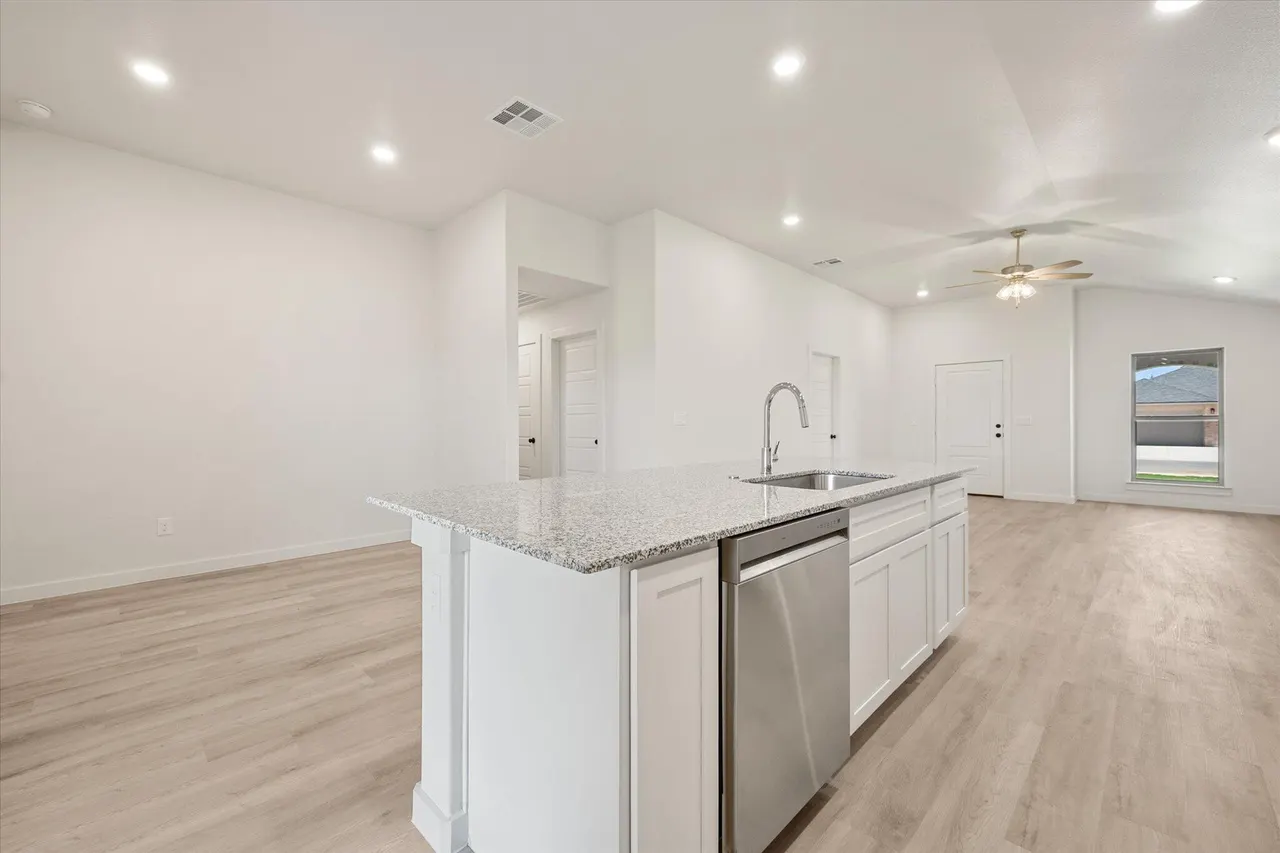Photo 15 — 2410 Helena Avenue, Lubbock, TX 79407