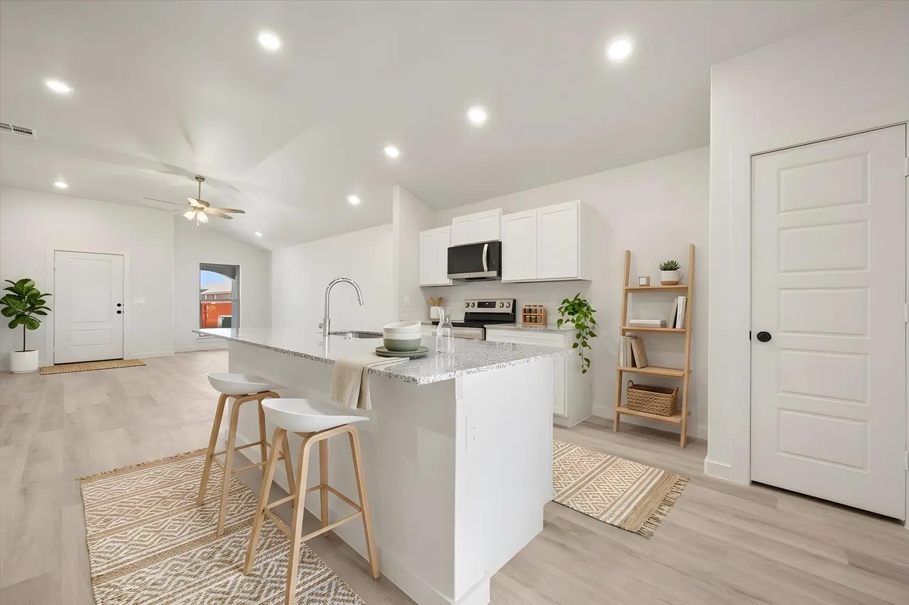 Photo 11 — 2410 Helena Avenue, Lubbock, TX 79407