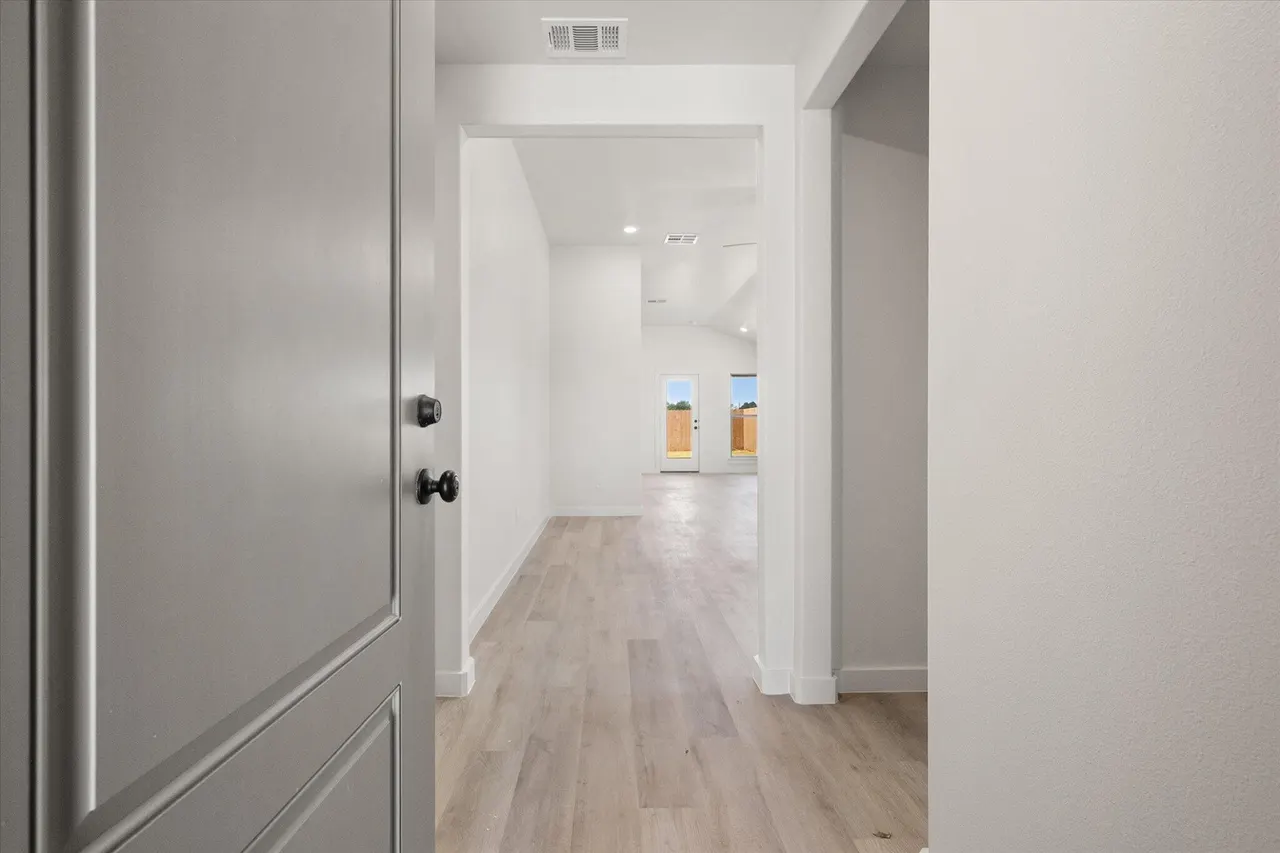 Photo 4 — 2408 Helena Avenue, Lubbock, TX 79407