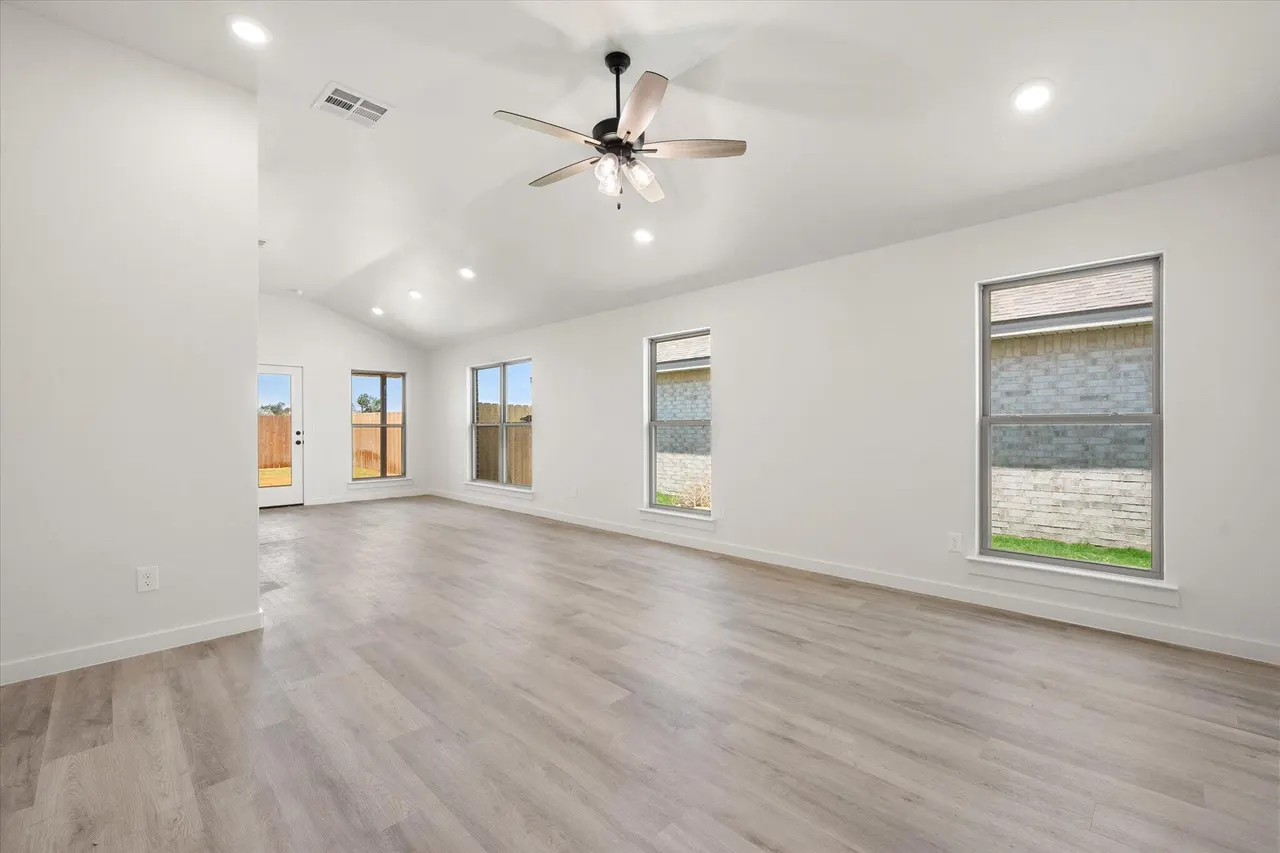Photo 5 — 2408 Helena Avenue, Lubbock, TX 79407