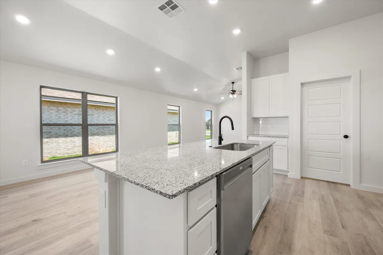Photo 14 — 2408 Helena Avenue, Lubbock, TX 79407