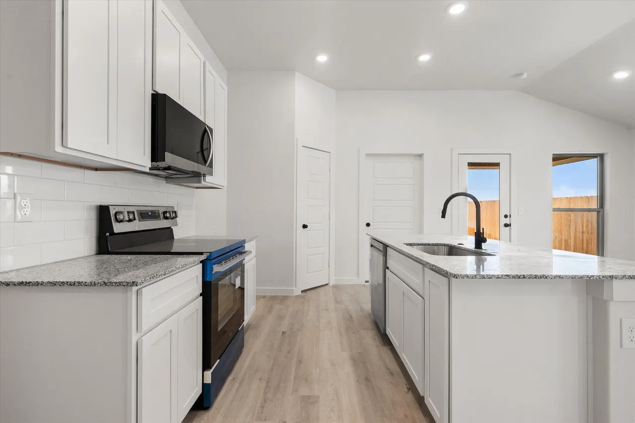 Photo 12 — 2408 Helena Avenue, Lubbock, TX 79407