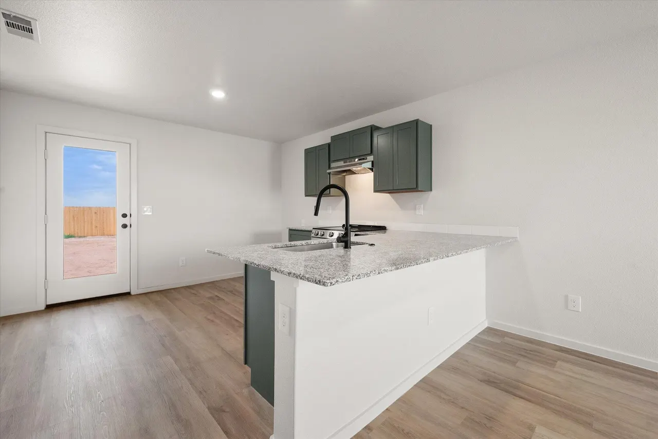 Photo 9 — 5516 Smith Street, Lubbock, TX 79416