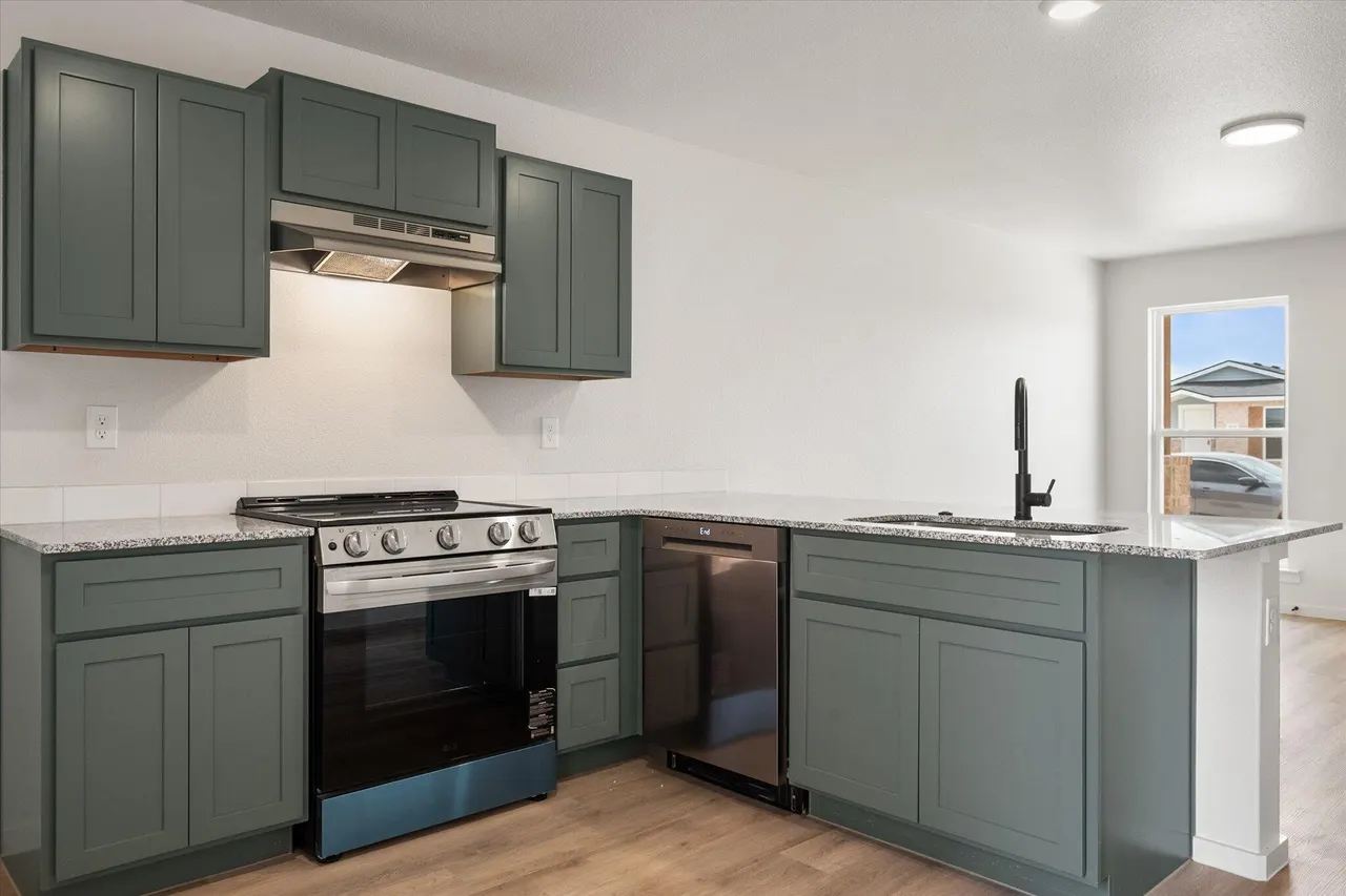 Photo 12 — 5516 Smith Street, Lubbock, TX 79416
