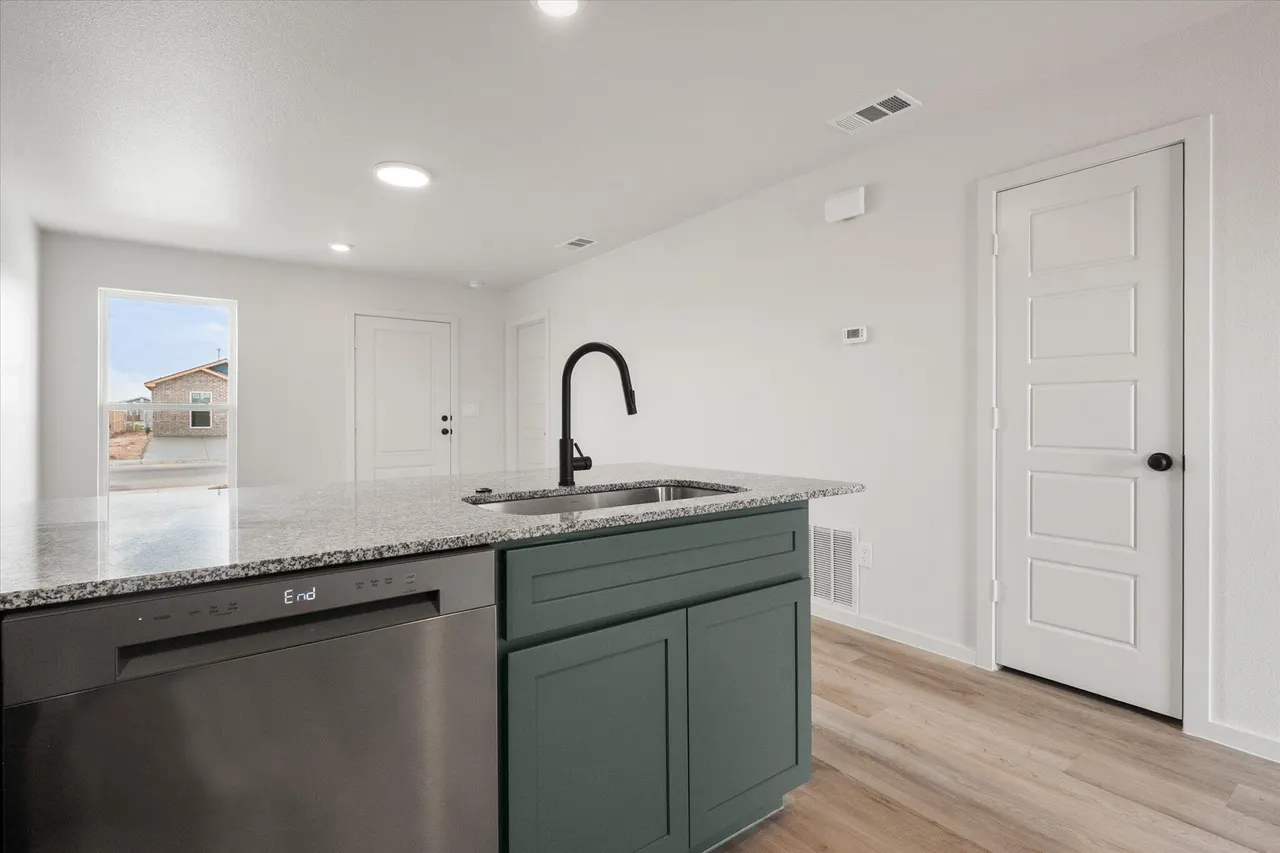 Photo 13 — 5516 Smith Street, Lubbock, TX 79416