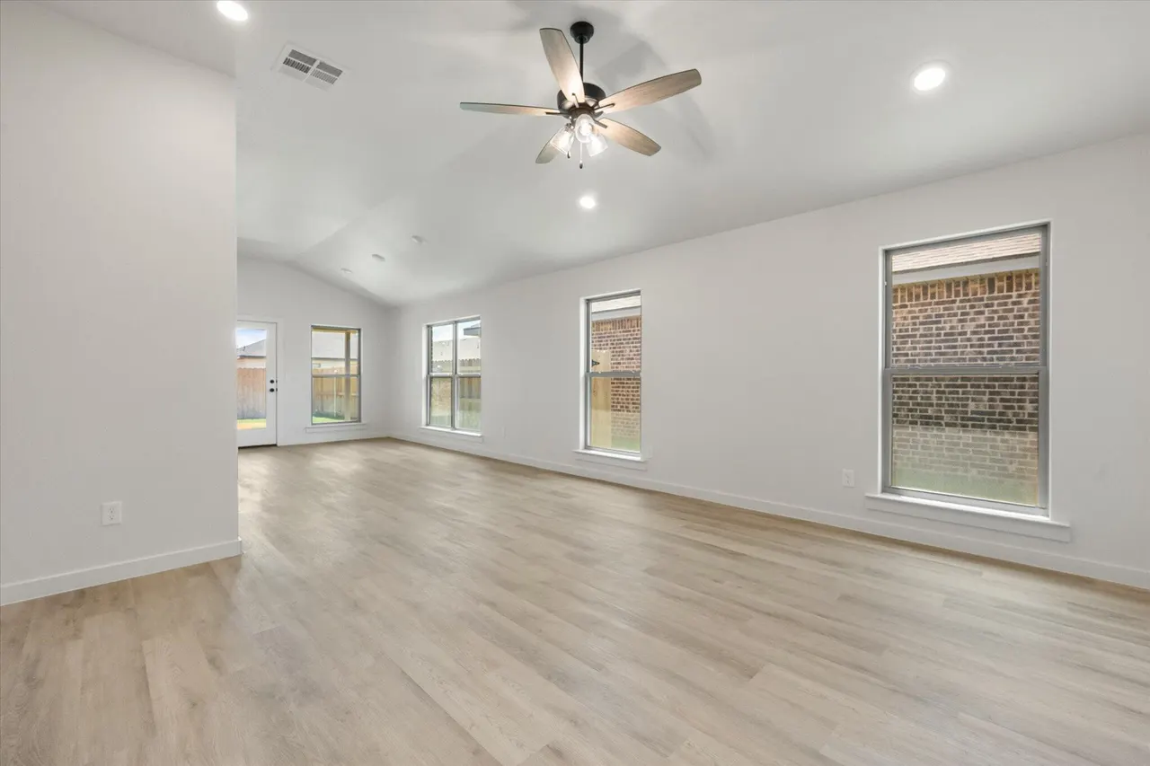 Photo 5 — 5631 Smith Street, Lubbock, TX 79416
