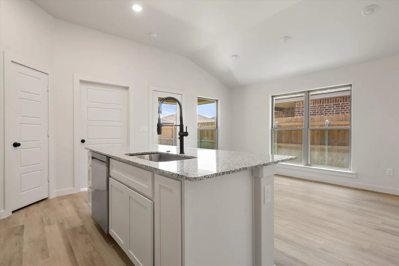 Photo 13 — 5631 Smith Street, Lubbock, TX 79416