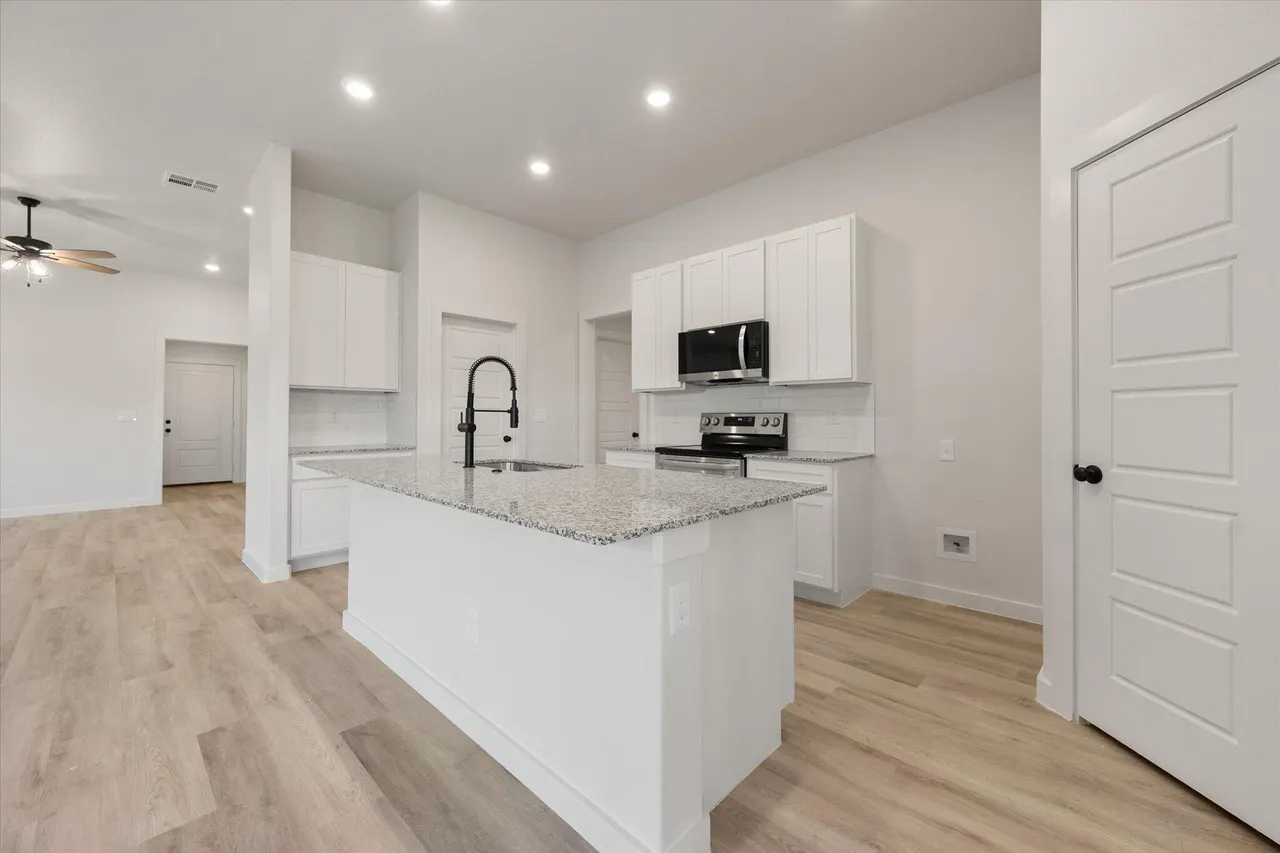 Photo 11 — 5631 Smith Street, Lubbock, TX 79416