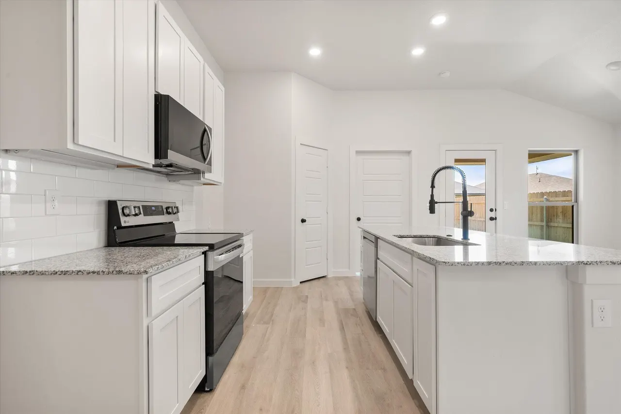Photo 12 — 5631 Smith Street, Lubbock, TX 79416