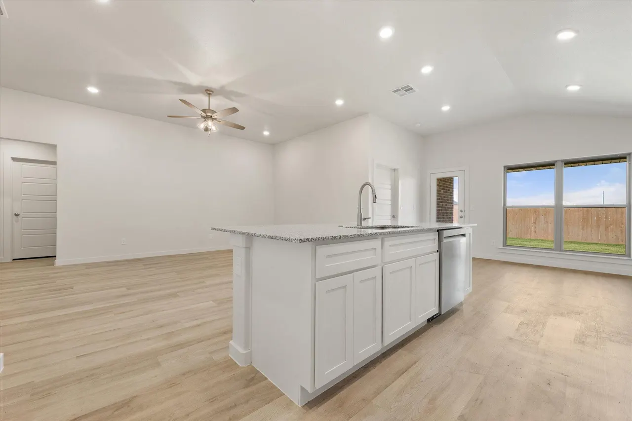 Photo 12 — 5634 Rice Street, Lubbock, TX 79416