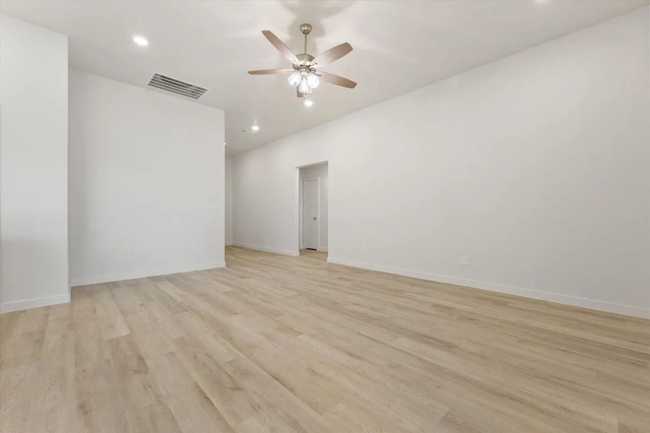 Photo 7 — 5634 Rice Street, Lubbock, TX 79416