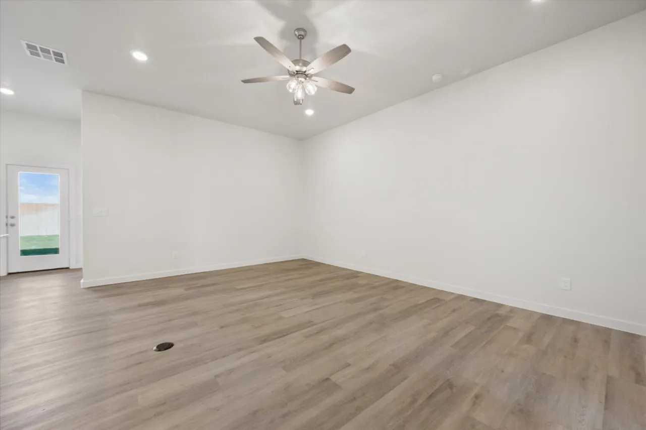Photo 3 — 6007 Venita Avenue, Lubbock, TX 79407