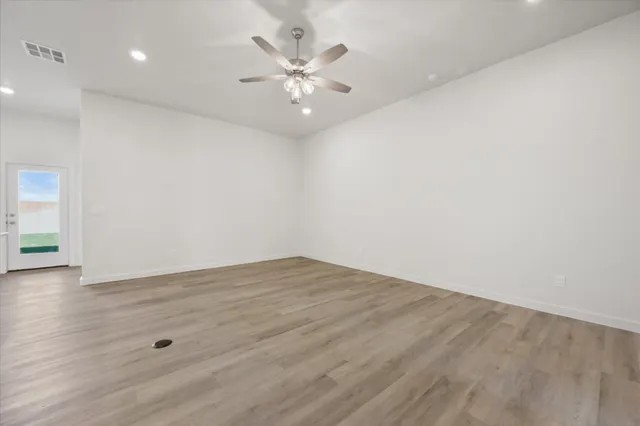 Photo 3 — 6007 Venita Avenue, Lubbock, TX 79407