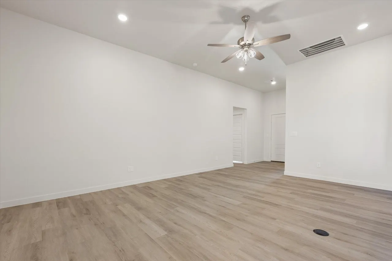 Photo 4 — 6007 Venita Avenue, Lubbock, TX 79407