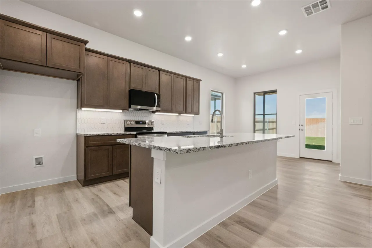 Photo 8 — 6007 Venita Avenue, Lubbock, TX 79407