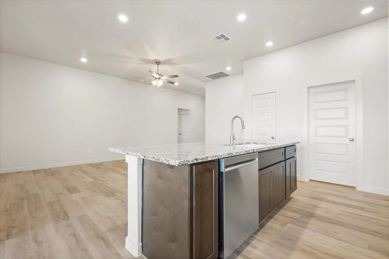 Photo 10 — 6007 Venita Avenue, Lubbock, TX 79407