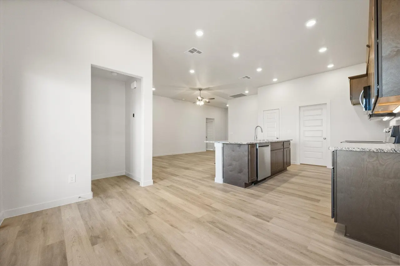 Photo 12 — 6007 Venita Avenue, Lubbock, TX 79407