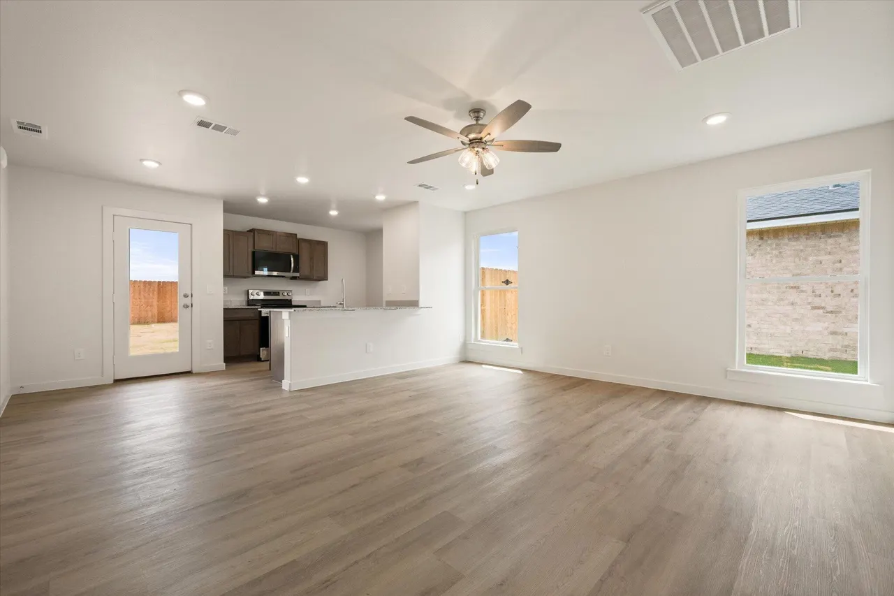 Photo 3 — 7415 64th Street, Lubbock, TX 79407