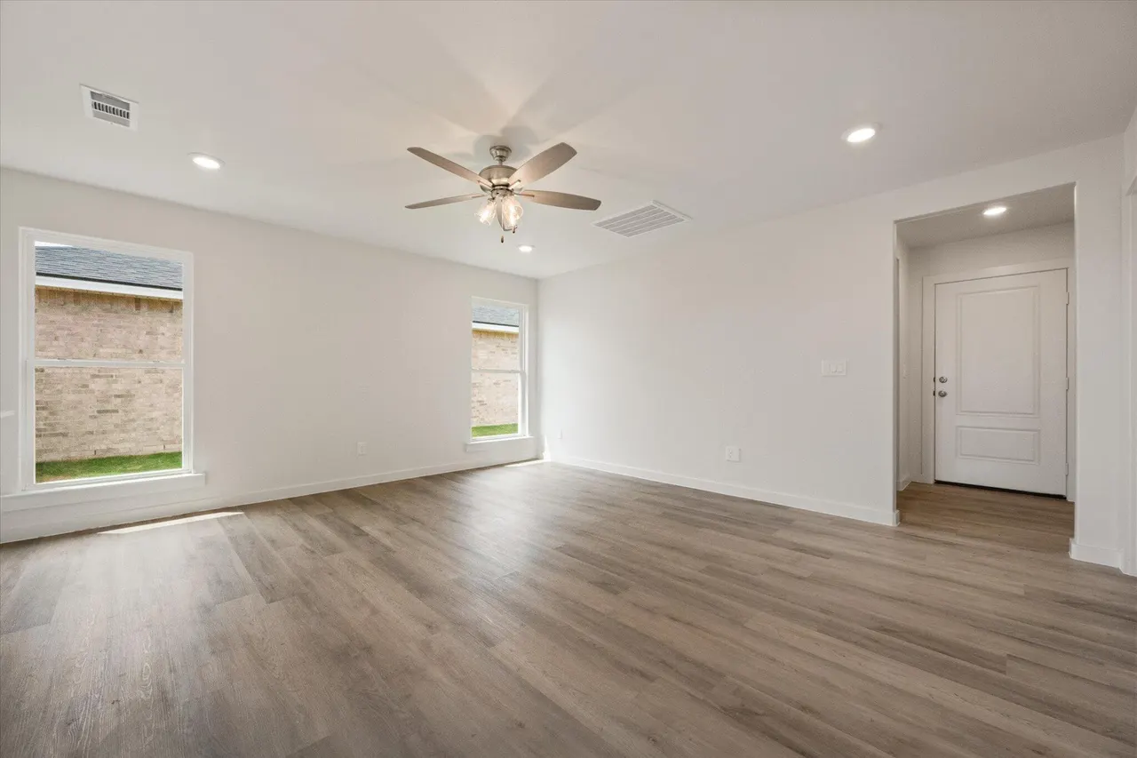 Photo 4 — 7415 64th Street, Lubbock, TX 79407