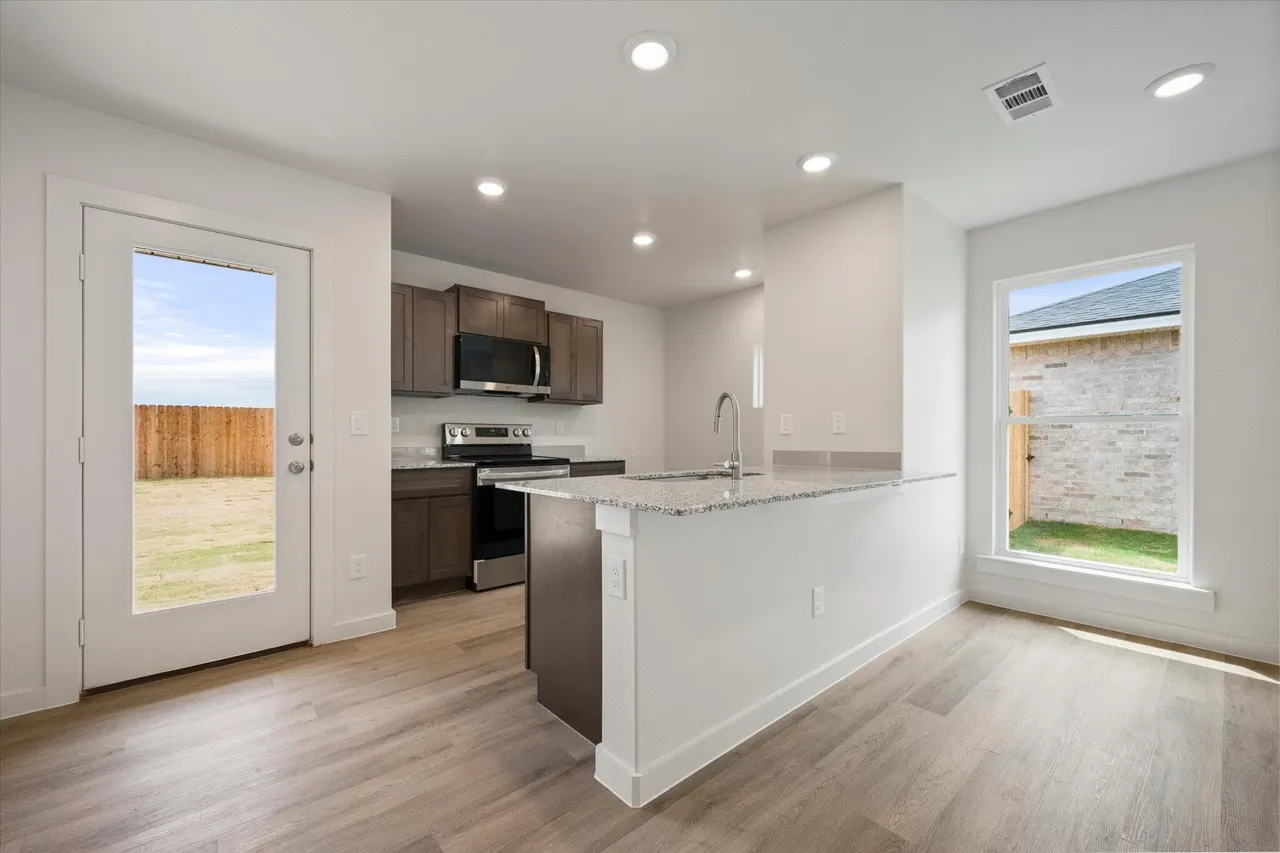 Photo 8 — 7415 64th Street, Lubbock, TX 79407