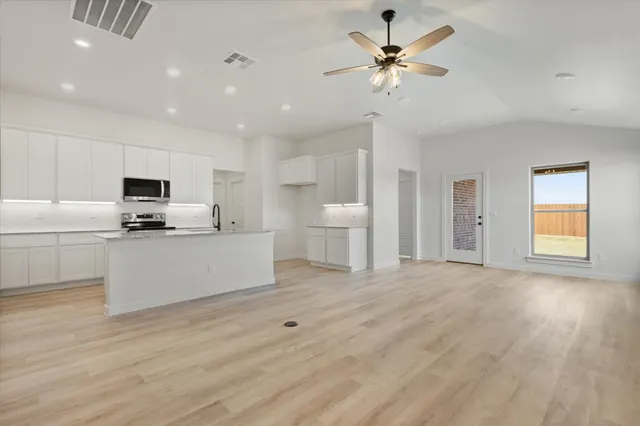 Photo 5 — 2418 Bryan Avenue, Wolfforth, TX 79382