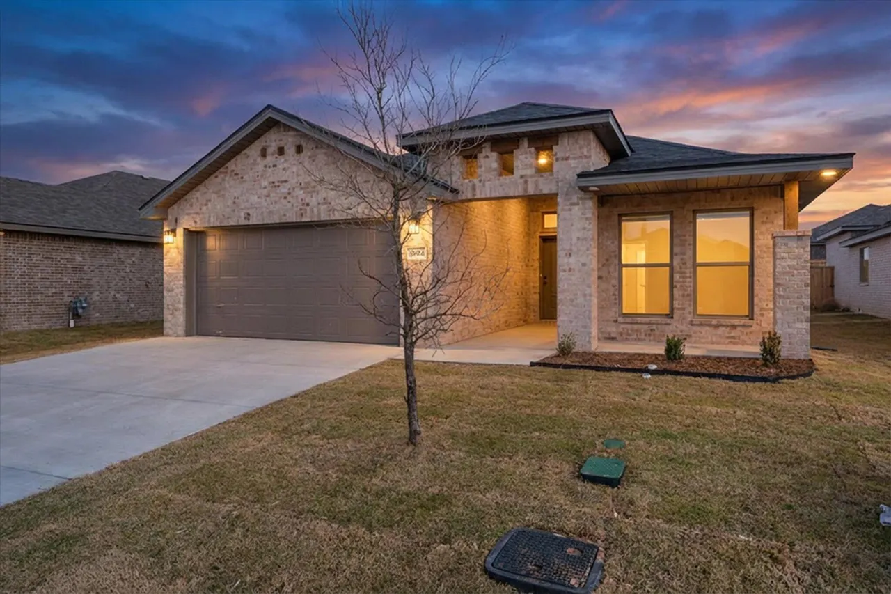 Photo 2 — 6923 53rd Street, Lubbock, TX 79407