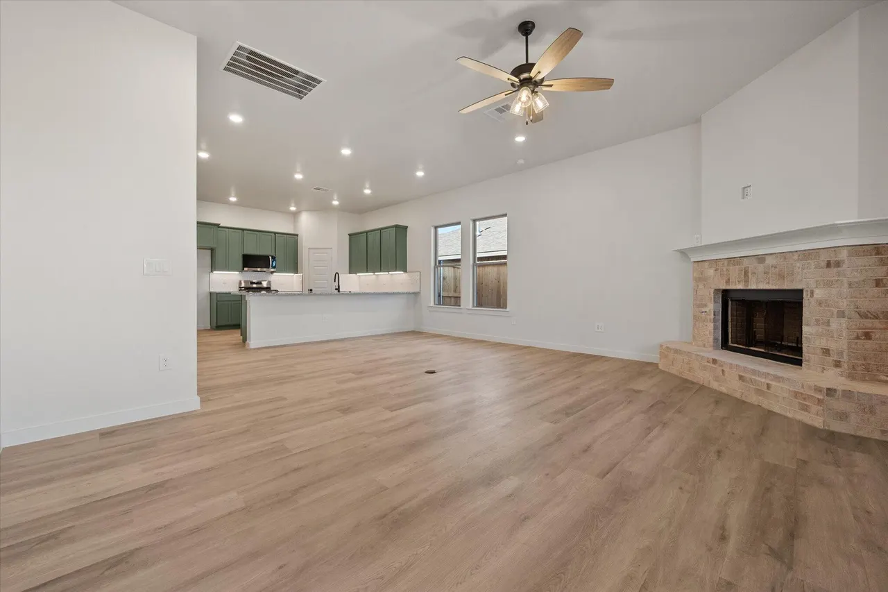 Photo 6 — 6923 53rd Street, Lubbock, TX 79407