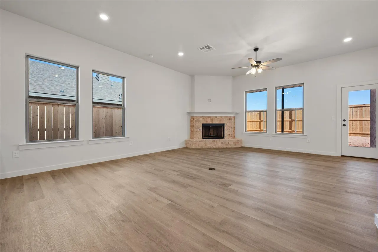 Photo 7 — 6923 53rd Street, Lubbock, TX 79407