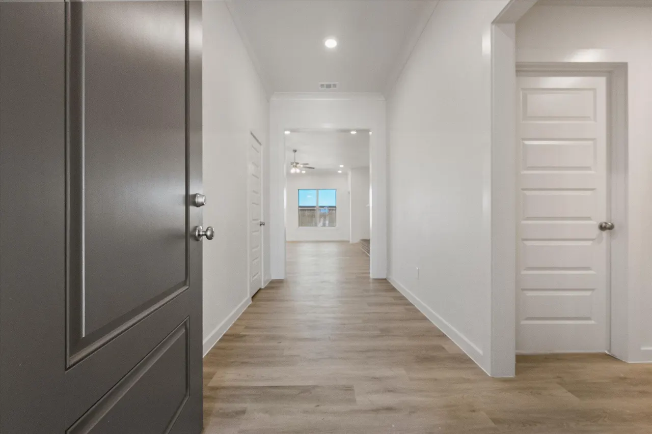 Photo 3 — 6920 53rd Street, Lubbock, TX 79407