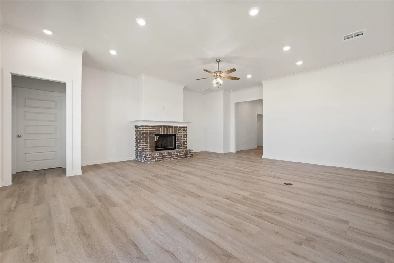 Photo 5 — 6920 53rd Street, Lubbock, TX 79407