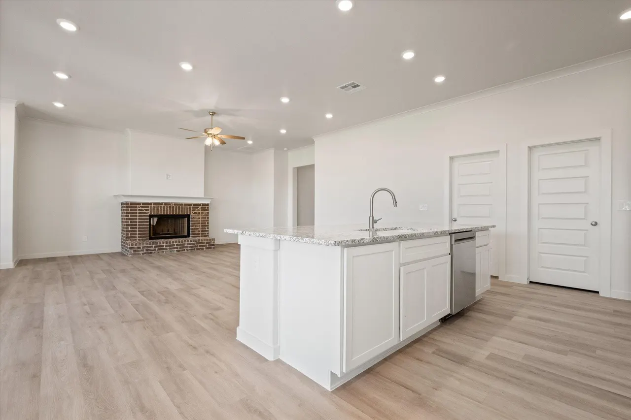 Photo 12 — 6920 53rd Street, Lubbock, TX 79407