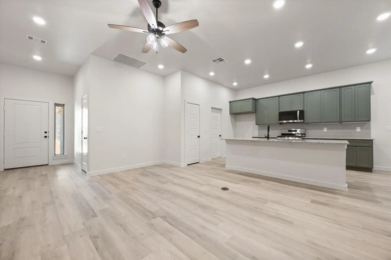 Photo 8 — 12005 Ironton Avenue, Lubbock, TX 79424