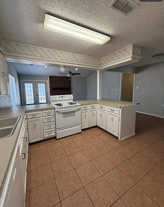 Photo 7 — 6133 37th Street, Lubbock, TX 79407