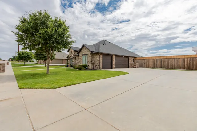Photo 3 — 10304 Kline Avenue, Lubbock, TX 79424