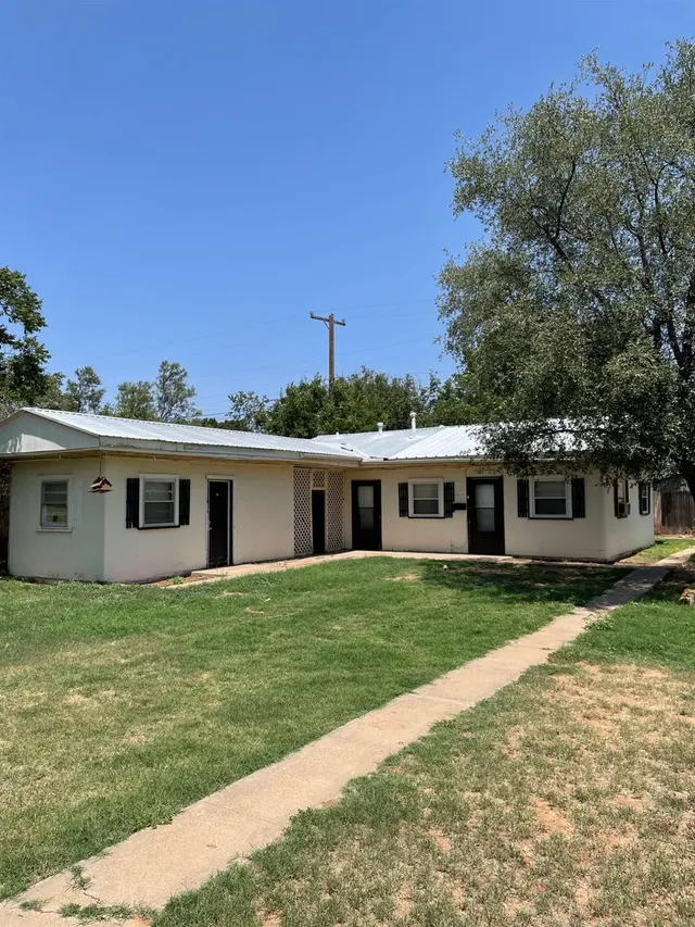 Photo 2 — 1902 45th Street, Lubbock, TX 79412