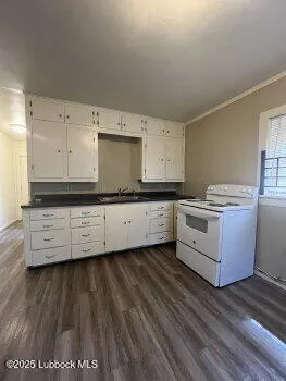 Photo 8 — 1902 45th Street, Lubbock, TX 79412