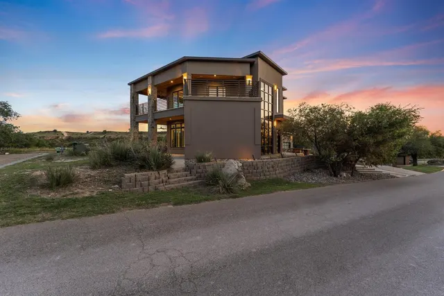 Photo 4 — 2 Jesse James Drive, Lubbock, TX 79404