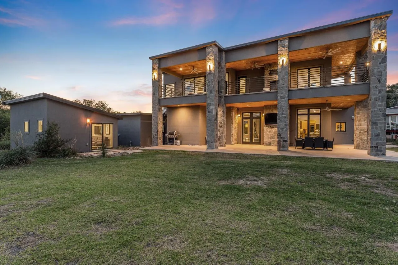 Photo 7 — 2 Jesse James Drive, Lubbock, TX 79404