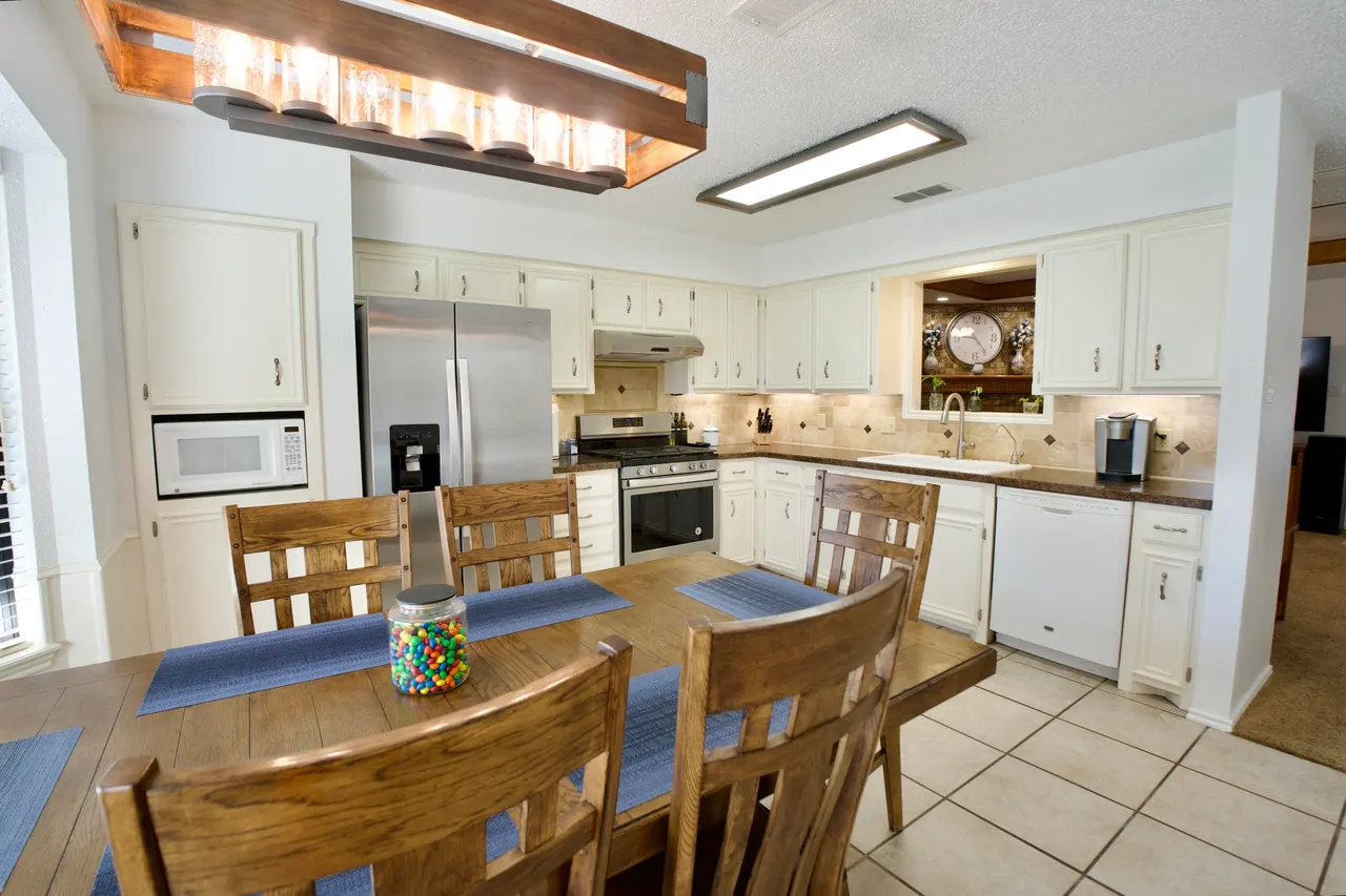 Photo 3 — 6916 Hope Avenue, Lubbock, TX 79424