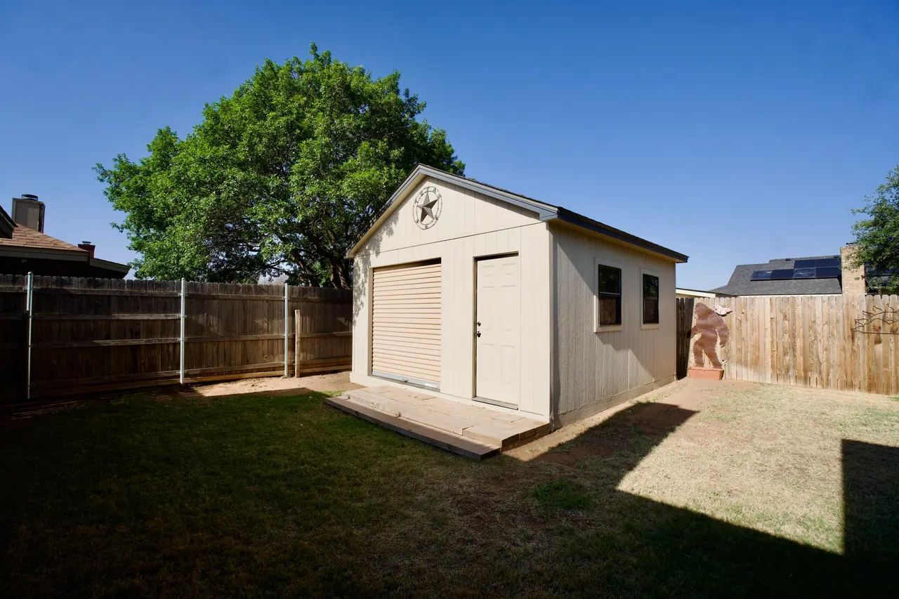 Photo 2 — 6916 Hope Avenue, Lubbock, TX 79424