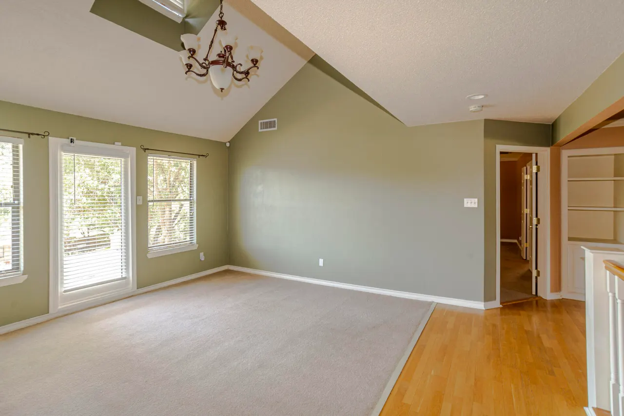 Photo 7 — 31 Arapaho Road, Ransom Canyon, TX 79366
