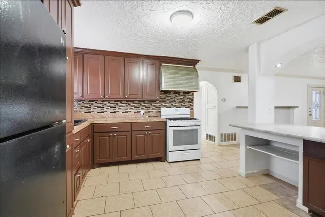 Photo 8 — 510 56th Street, Lubbock, TX 79404