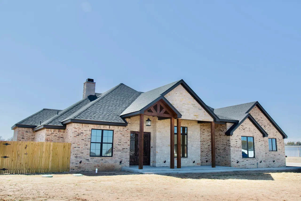 Photo 2 — 7211 W 12th Street, Plainview, TX 79072