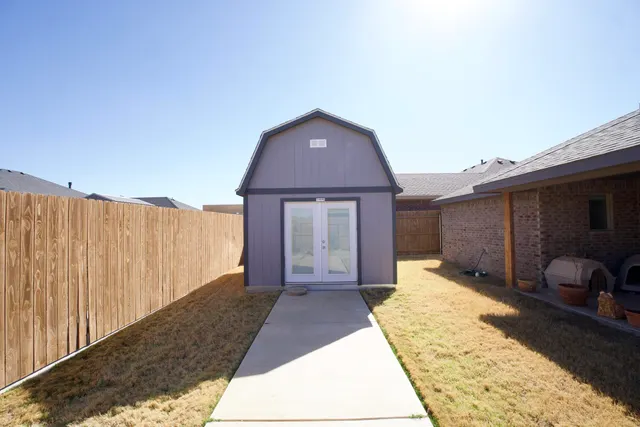 Photo 2 — 7604 63rd Street, Lubbock, TX 79407