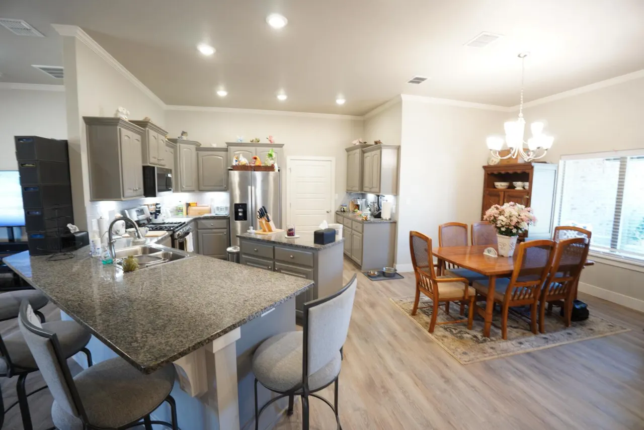 Photo 7 — 7604 63rd Street, Lubbock, TX 79407