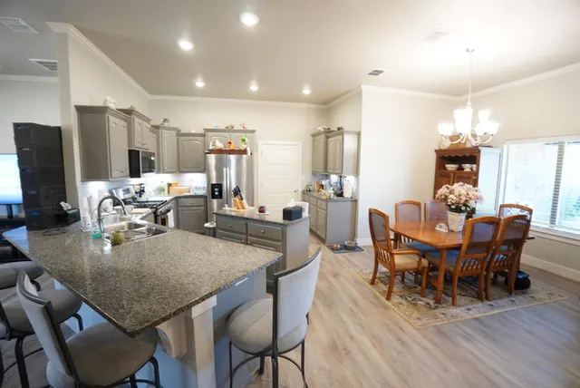 Photo 7 — 7604 63rd Street, Lubbock, TX 79407